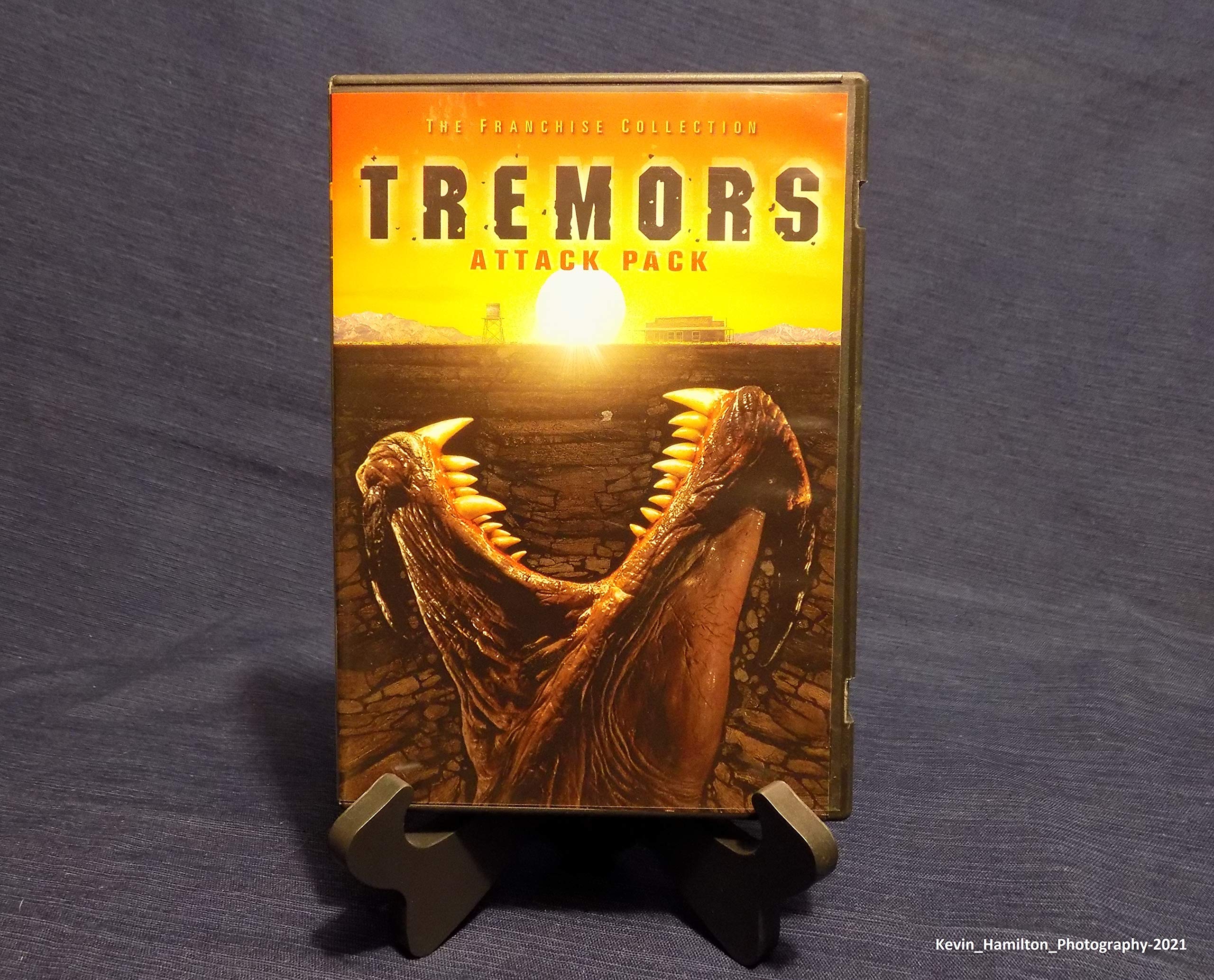 Tremors Attack Pack (Tremors / Tremors 2: Aftershocks / Tremors 3: Back to Perfection / Tremors 4: The Legend Begins)